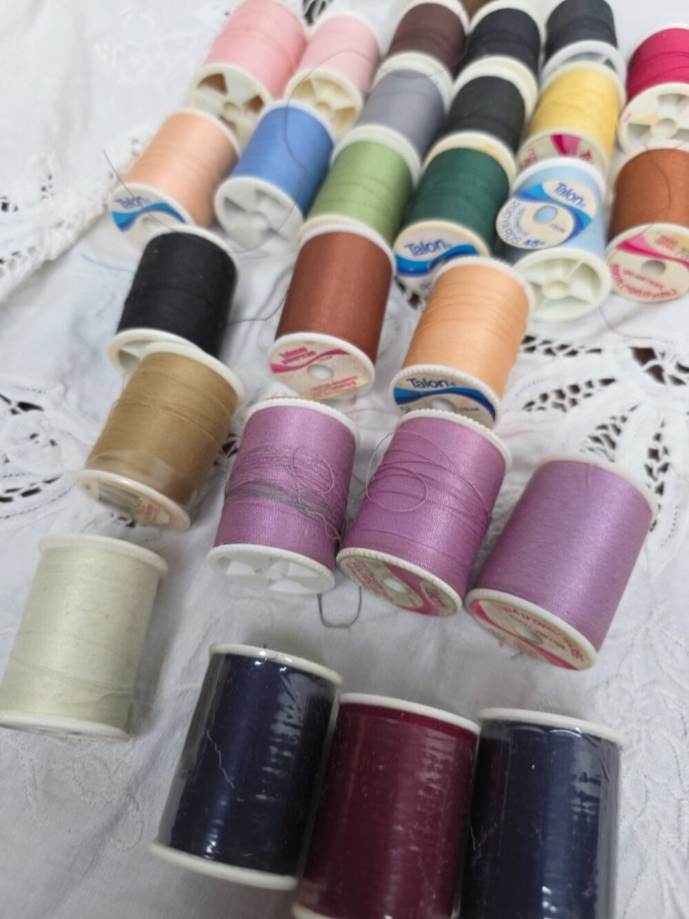 Lot of 40 Talon Thread Multi Color 3 New 37 Used Styrofoam Plastic Spools Vint - Picture 6 of 14